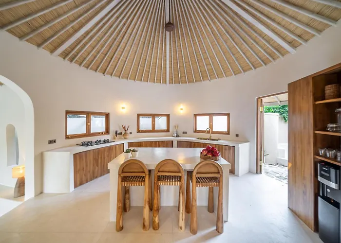 Meraki, 6br, Incl Breakfast, Heart Of Seminyak, Walking Distance To Restaurants, Bars And Shops, Tropical Garden *