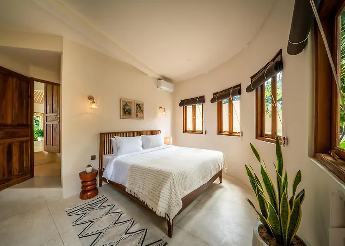 Meraki, 6br, Incl Breakfast, Heart Of Seminyak, Walking Distance To Restaurants, Bars And Shops, Tropical Garden Villa Seminyak