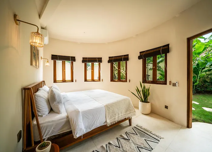 Meraki, 6br, Incl Breakfast, Heart Of Seminyak, Walking Distance To Restaurants, Bars And Shops, Tropical Garden