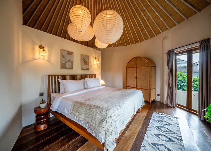 Meraki, 6br, Incl Breakfast, Heart Of Seminyak, Walking Distance To Restaurants, Bars And Shops, Tropical Garden Villa Seminyak