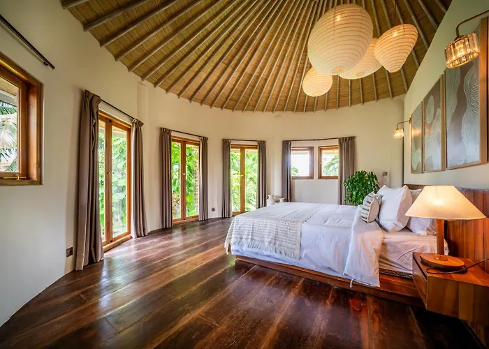 Villa Meraki, 6br, Incl Breakfast, Heart Of Seminyak, Walking Distance To Restaurants, Bars And Shops, Tropical Garden Seminyak