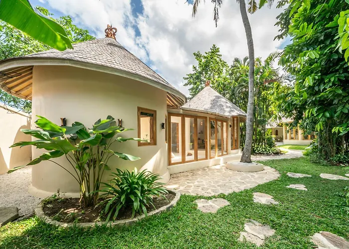 Meraki, 6br, Incl Breakfast, Heart Of Seminyak, Walking Distance To Restaurants, Bars And Shops, Tropical Garden