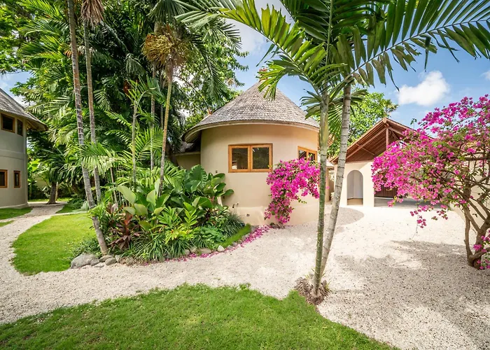 Meraki, 6br, Incl Breakfast, Heart Of Seminyak, Walking Distance To Restaurants, Bars And Shops, Tropical Garden *