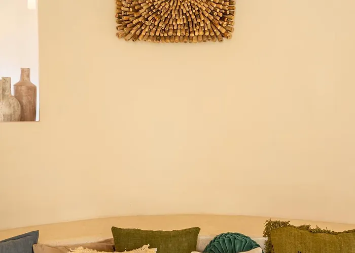 Meraki, 6br, Incl Breakfast, Heart Of Seminyak, Walking Distance To Restaurants, Bars And Shops, Tropical Garden *