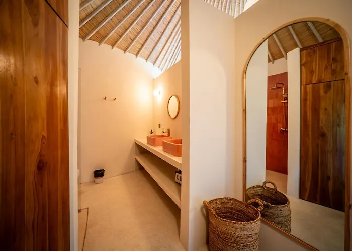 Meraki, 6br, Incl Breakfast, Heart Of Seminyak, Walking Distance To Restaurants, Bars And Shops, Tropical Garden Seminyak