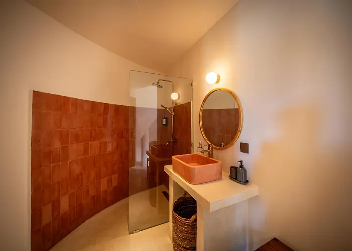 Meraki, 6br, Incl Breakfast, Heart Of Seminyak, Walking Distance To Restaurants, Bars And Shops, Tropical Garden * Seminyak