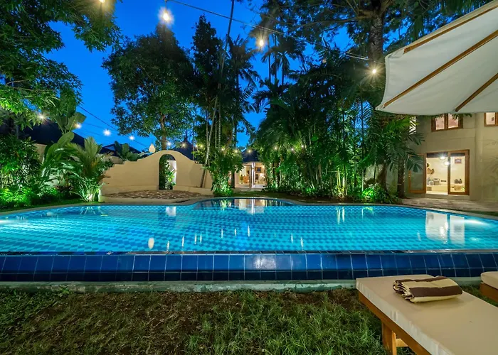 Villa Meraki, 6br, Incl Breakfast, Heart Of Seminyak, Walking Distance To Restaurants, Bars And Shops, Tropical Garden *