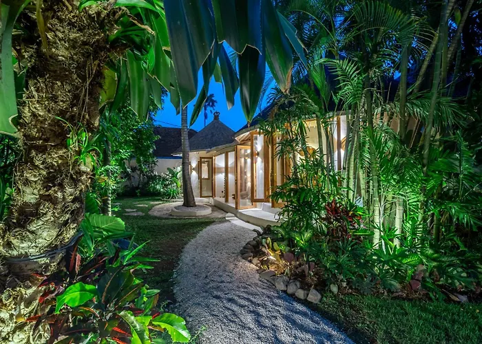 Meraki, 6br, Incl Breakfast, Heart Of Seminyak, Walking Distance To Restaurants, Bars And Shops, Tropical Garden *