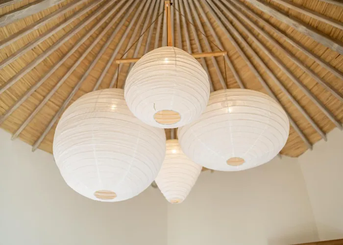 Villa Meraki, 6br, Incl Breakfast, Heart Of Seminyak, Walking Distance To Restaurants, Bars And Shops, Tropical Garden