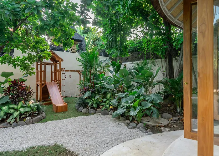Meraki, 6br, Incl Breakfast, Heart Of Seminyak, Walking Distance To Restaurants, Bars And Shops, Tropical Garden *