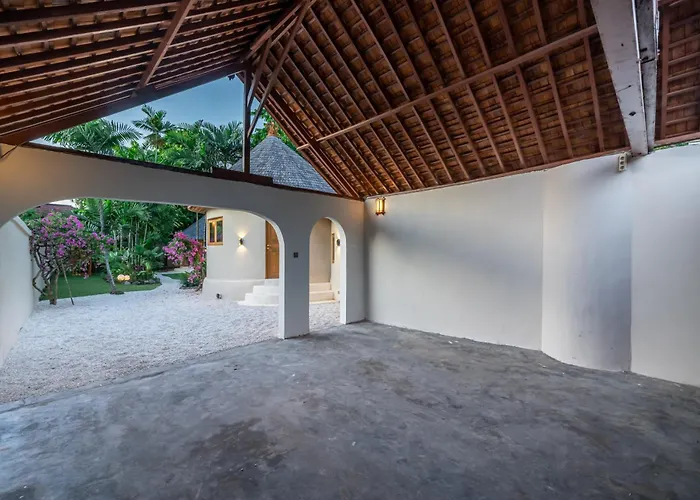 Meraki, 6br, Incl Breakfast, Heart Of Seminyak, Walking Distance To Restaurants, Bars And Shops, Tropical Garden Seminyak